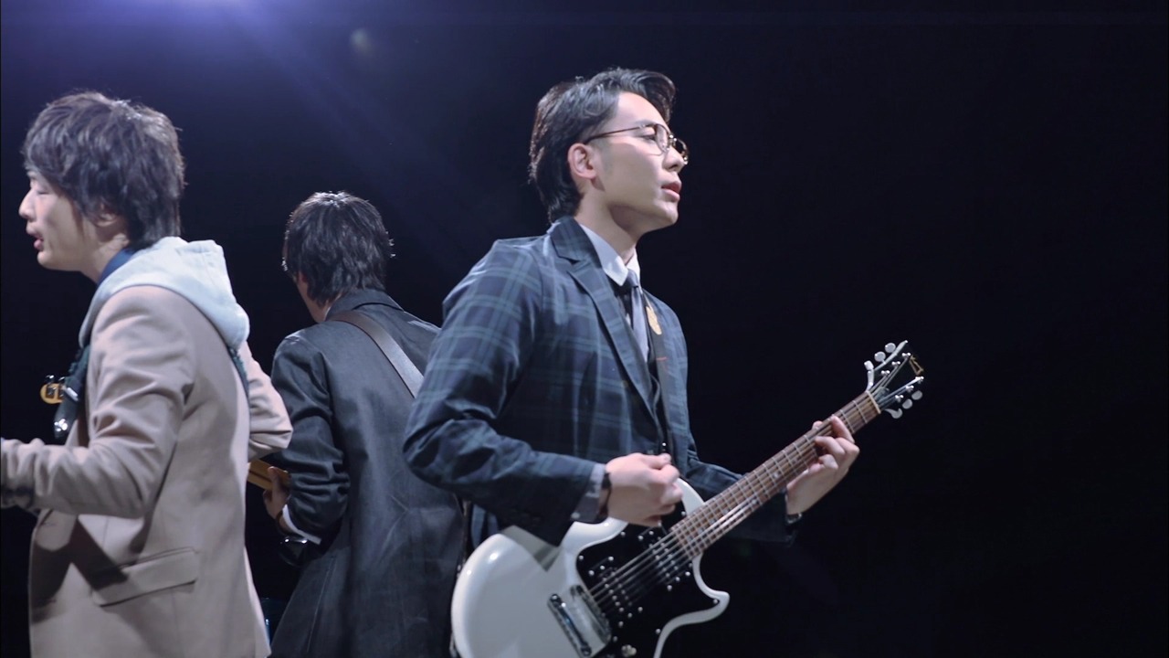 空想委員会「色恋狂詩曲」ミュージックビデオのワンシーン。