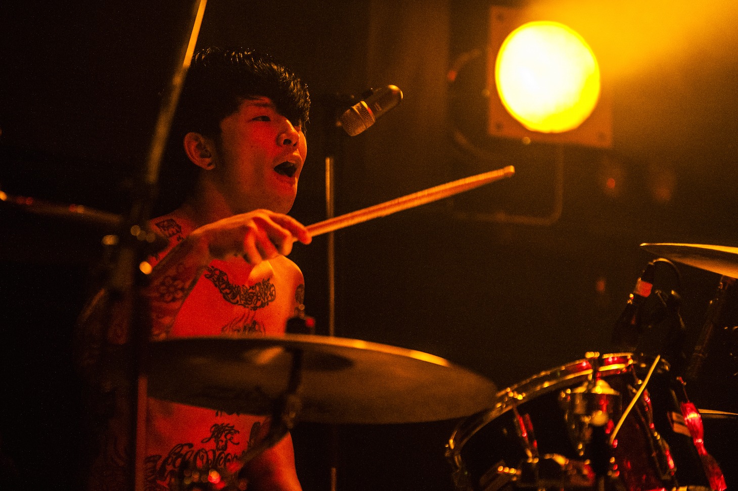 TOSHI（Dr / FEELFLIP）（Photo by manaty）