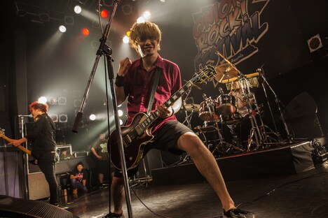 チフネシンゴ（G, Vo / HOTSQUALL）（Photo by manaty）