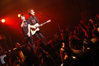 「SCREEN mode LIVE TOUR 2016　Autumn "On Fire!"」最終公演の様子。（提供：株式会社ランティス）