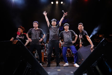 Small Boysのライブの様子。