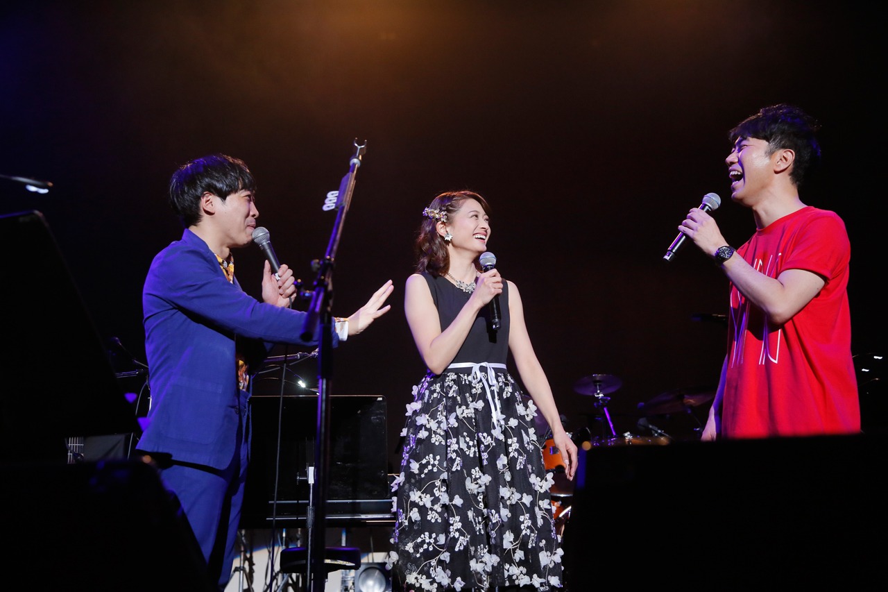 左から堂島孝平、乙葉、藤井隆。