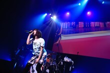 みみめめMIMI「きみのヒロイン」の様子。（撮影：西原史顕）