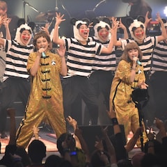 PUFFYの20周年ライブに豪華ゲスト続々、西川貴教やGLAYからのお祝いも