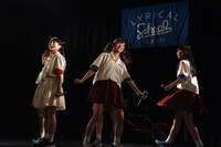 「TOWER RECORDS×CLUB CITTA' presents lyrical schoolスペシャルライブ」の様子。