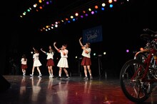 ステージを去るlyrical school。