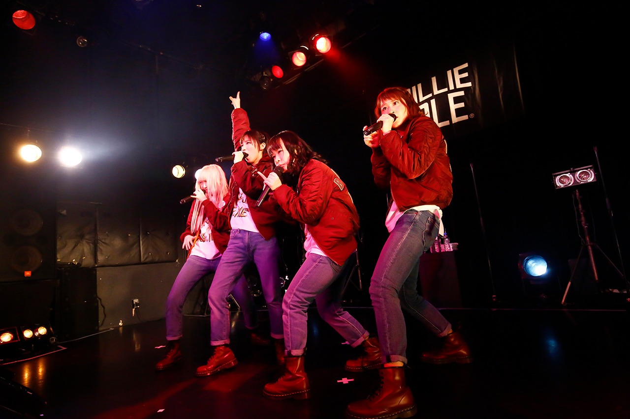 BILLIE IDLE「bi bi bi bi bi ツアー」東京・UNIT公演の様子。（写真提供 : オツモレコード）