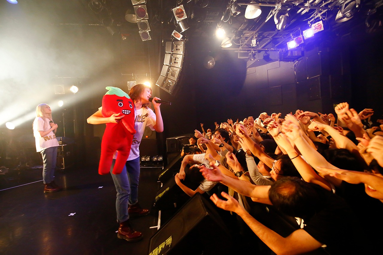 BILLIE IDLE「bi bi bi bi bi ツアー」東京・UNIT公演の様子。（写真提供 : オツモレコード）