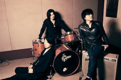 人気画像1位は「LOVE PSYCHEDELICO KUMIと深沼元昭が結婚」より、PLAGUES。右が深沼元昭。