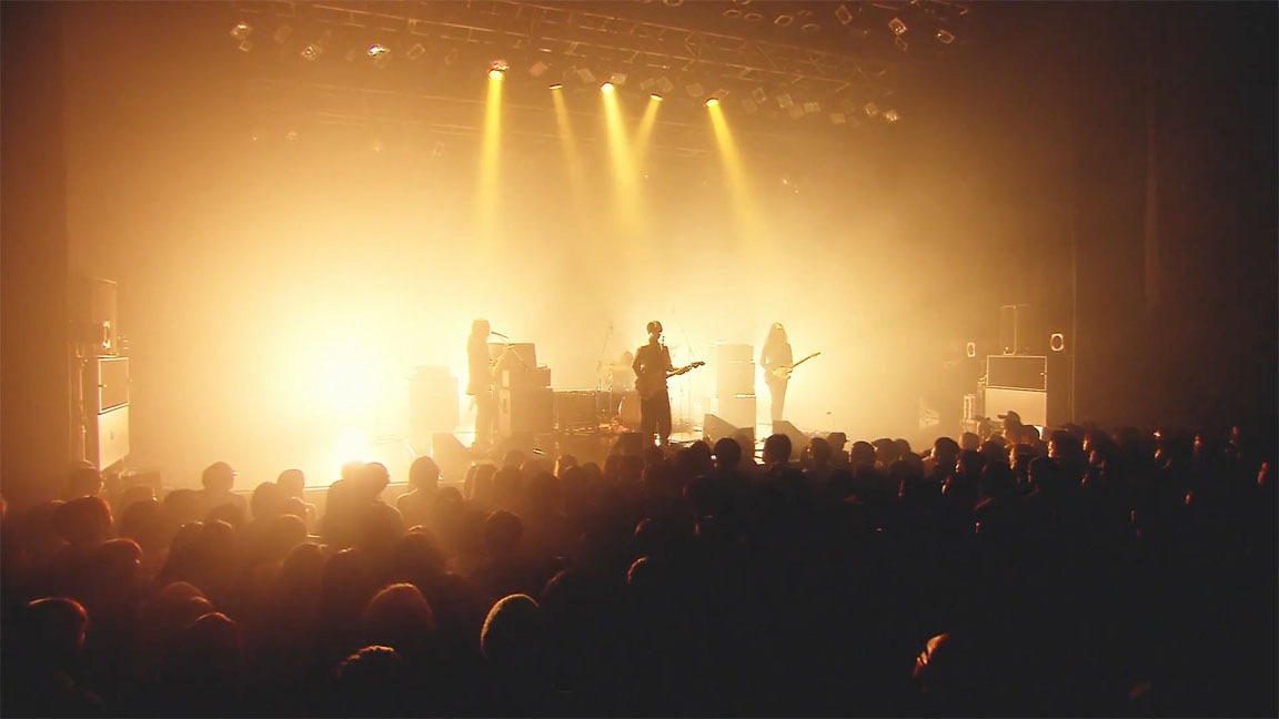 THE NOVEMBERS「Hallelujah」ライブ映像のワンシーン。