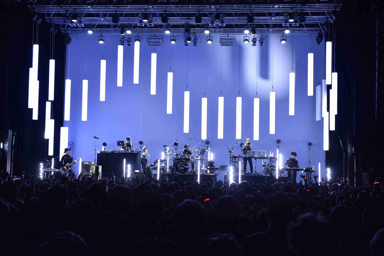 METAFIVE、グルーヴィな新曲連発の「WINTER LIVE」大盛況