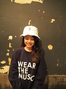 「WEARTHEMUSIC」のアイテムを身に着けたpeppe（Key, Cho）。
