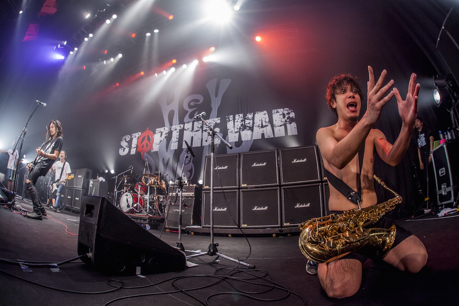 「STOP THE WAR TOUR」東京・新木場STUDIO COAST公演の様子。（Photo by HayachiN）