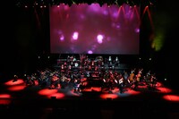 「YOSHIKI CLASSICAL SPECIAL WORLD TOUR 第2弾 -YOSHIKI with オーケストラ-」東京公演の様子。（提供：ウドー音楽事務所）