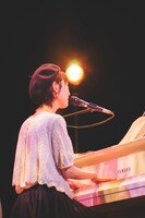 南壽あさ子（提供：曼荼羅音楽出版）