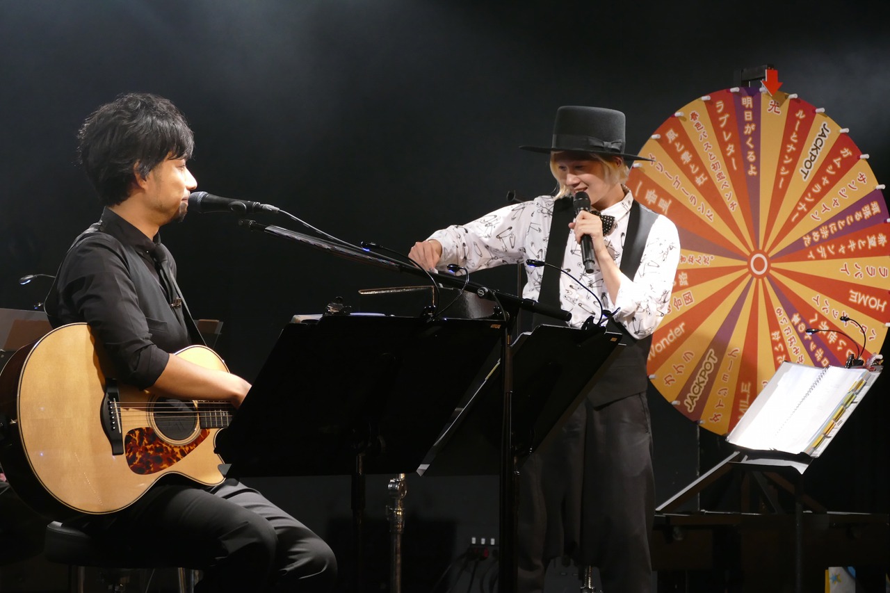 「『Over The Rainbowツアー』～仙台 ミュージックカジノ～」の様子。（提供：ポニーキャニオン）