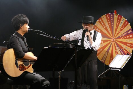 「『Over The Rainbowツアー』～仙台 ミュージックカジノ～」の様子。（提供：ポニーキャニオン）