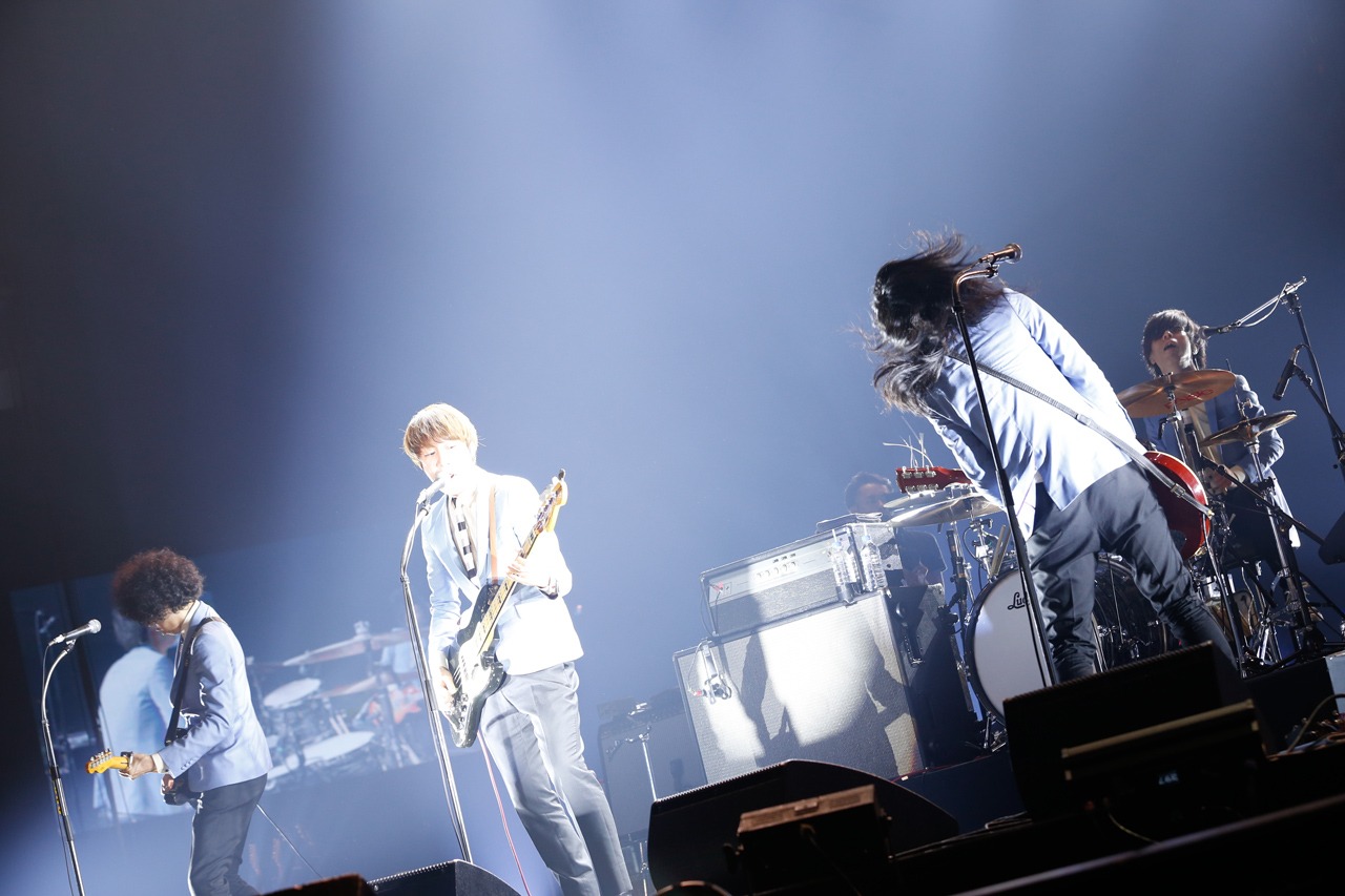 THE BAWDIES