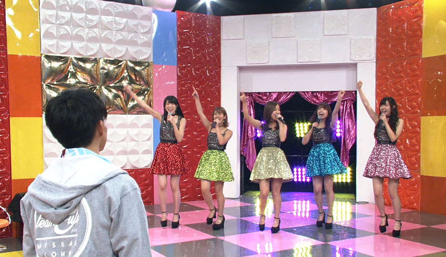 「照れカワ芸人更生プログラム」に登場する℃-ute。(c)テレビ東京