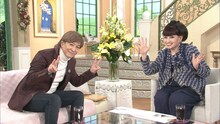 左から小室哲哉、黒柳徹子。(c)テレビ朝日