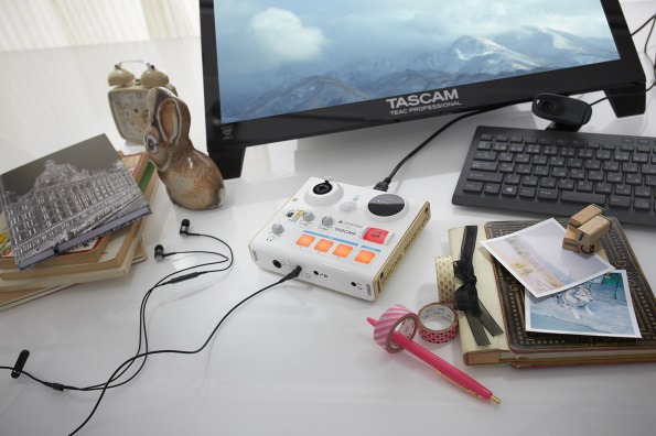 「TASCAM MiNiSTUDIO PERSONAL」