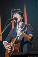 秦基博「HATA MOTOHIRO 10th Anniversary ARENA TOUR "All The Pieces"」大阪・大阪城ホール公演の様子。（撮影：杉田真）