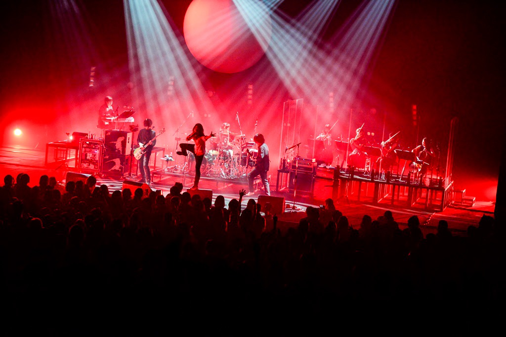 THE BACK HORN「『KYO-MEIホールツアー』～月影のシンフォニー～」東京・中野サンプラザホール公演の様子。（Photo by Rui Hashimoto[SOUND SHOOTER]）