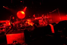 THE BACK HORN「『KYO-MEIホールツアー』～月影のシンフォニー～」東京・中野サンプラザホール公演の様子。（Photo by Rui Hashimoto[SOUND SHOOTER]）