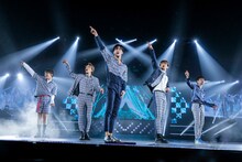 SHINee「SHINee WORLD V」日本公演の様子。（photo by HAJIME KAMIIISAKA）