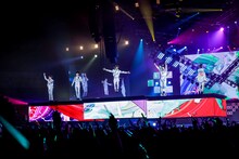 SHINee「SHINee WORLD V」日本公演の様子。（photo by HAJIME KAMIIISAKA）