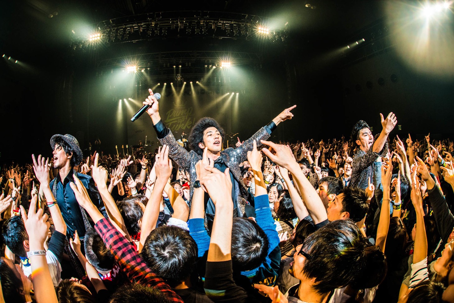 「ファンカジスタツアー2016～PUMP UP FUNK編～」Zepp DiverCity TOKYO公演の様子。（撮影：木場ヨシヒト）