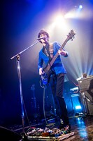 酒井亮輔（B）（撮影：木場ヨシヒト）