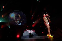 TOC（Hilcrhyme）（写真提供：ユニバーサルミュージック）