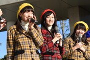 左から神岡実希、星里奈、鉄戸美桜。