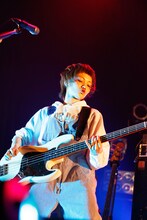 松岡彩（B）（撮影：岡田貴之）