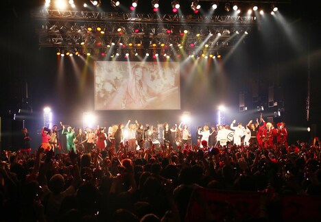 「hide Birthday Party 2016」セッションの様子。