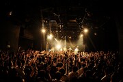 LILI LIMIT「LILI LIMIT ONE MAN TOUR Good Bye Velvet」東京・UNIT公演の様子。（Photo by MASANORI  FUJIKAWA）