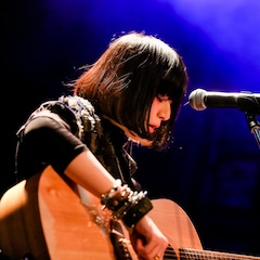 まじ娘からmajikoへ、新曲の弾き語りも披露した飛躍のワンマン