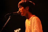 牧野純平（Vo, G）（Photo by MASANORI  FUJIKAWA）