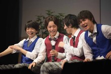 青年隊に扮した（左から）塩崎太智、山崎悠稀、吉田仁人、佐野勇斗。