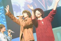 左から板垣瑞生、塩崎太智。