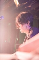 森山公稀（Piano、Syn）（撮影：はまいばひろや）