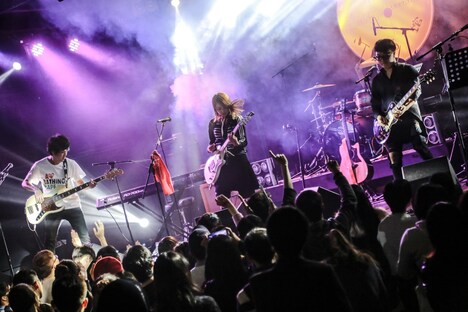 11月19日に行われた中国の広州・楽府Livehouse公演の様子。