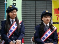 左から坂本遥奈、伊藤千由李。