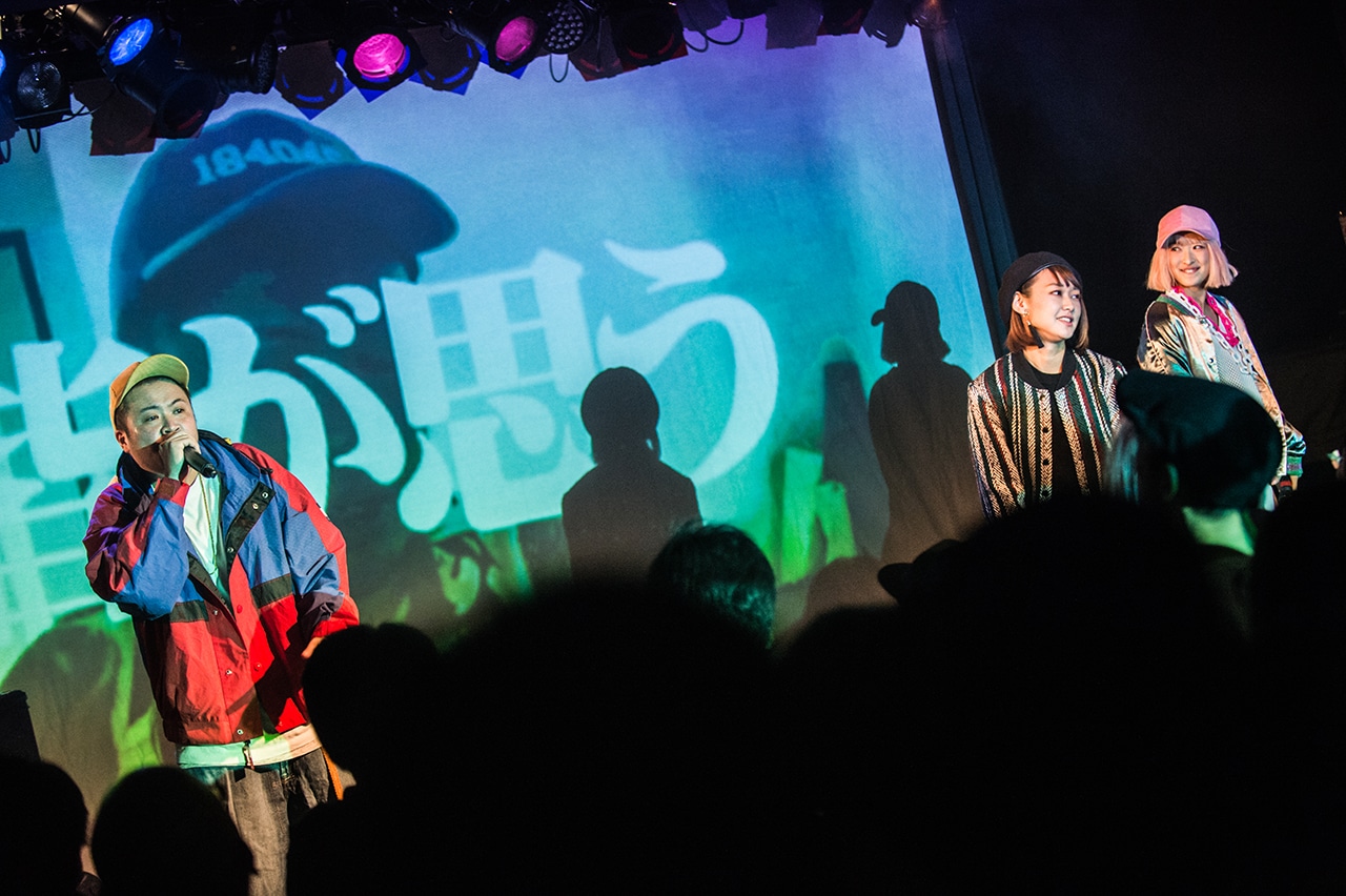 左からサイプレス上野、深瀬智聖、中江友梨（提供：Melody fair Inc.）。
