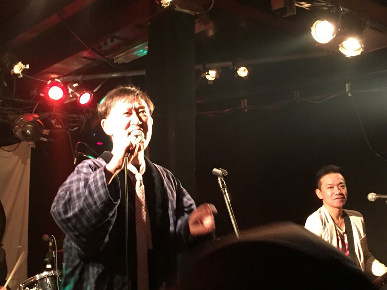 LAUGHIN' NOSEライブDVD発売、メインはポン・ヴィシャスのパフォーマンス映像