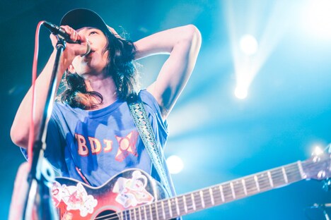 りょーめー（Vo, G）（撮影：鈴木友莉）