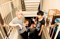 HOWL BE QUIET（撮影：ヤオタケシ）