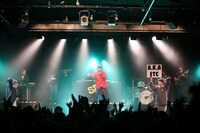 スチャダラパー「暮れの元気なごあいさ2（K G G II）」の様子。