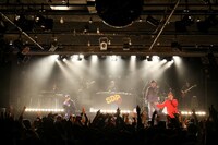 スチャダラパー「暮れの元気なごあいさ2（K G G II）」の様子。